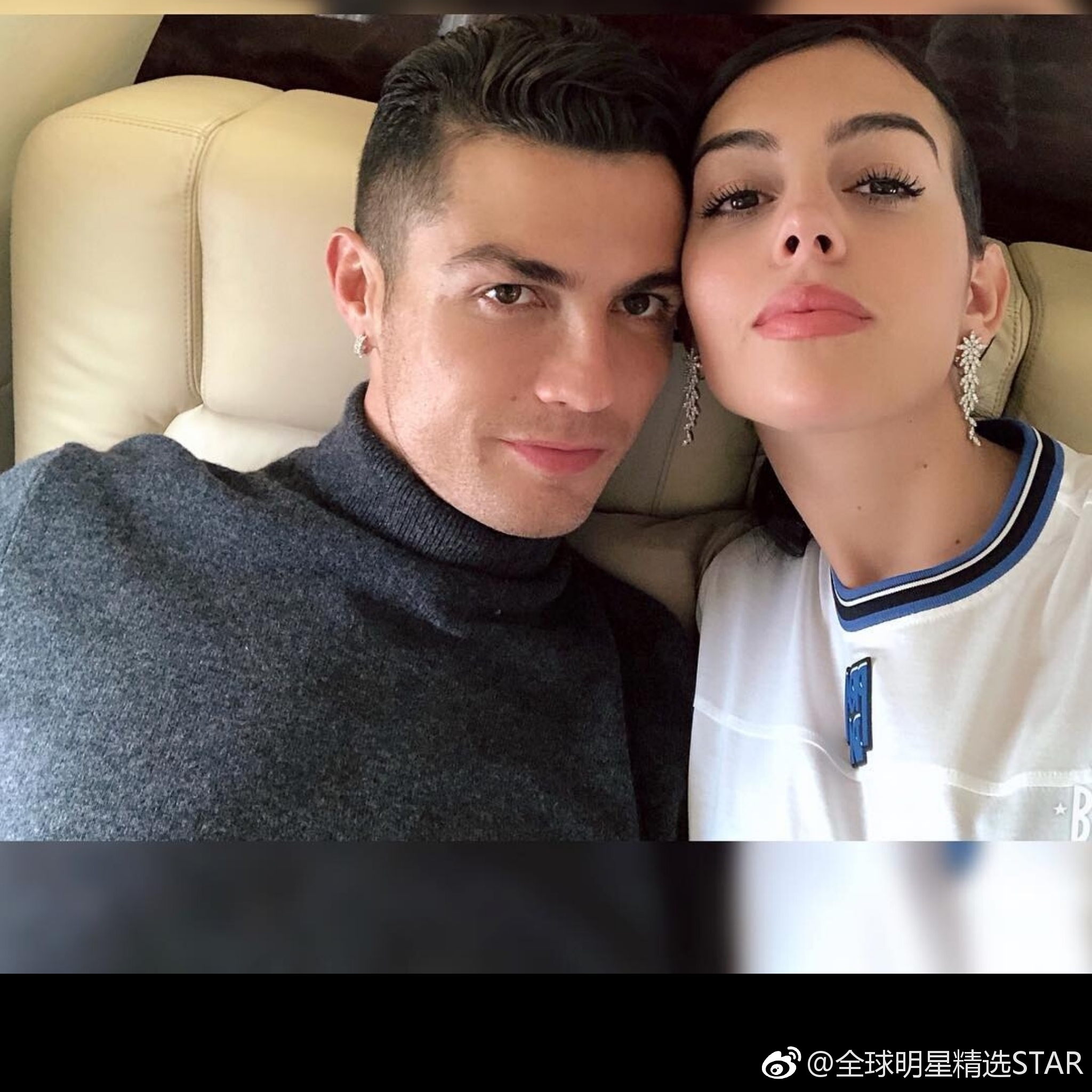 向粉丝展示了一组与乔治娜的恩爱照片,c罗的豪华空中座驾也露了脸