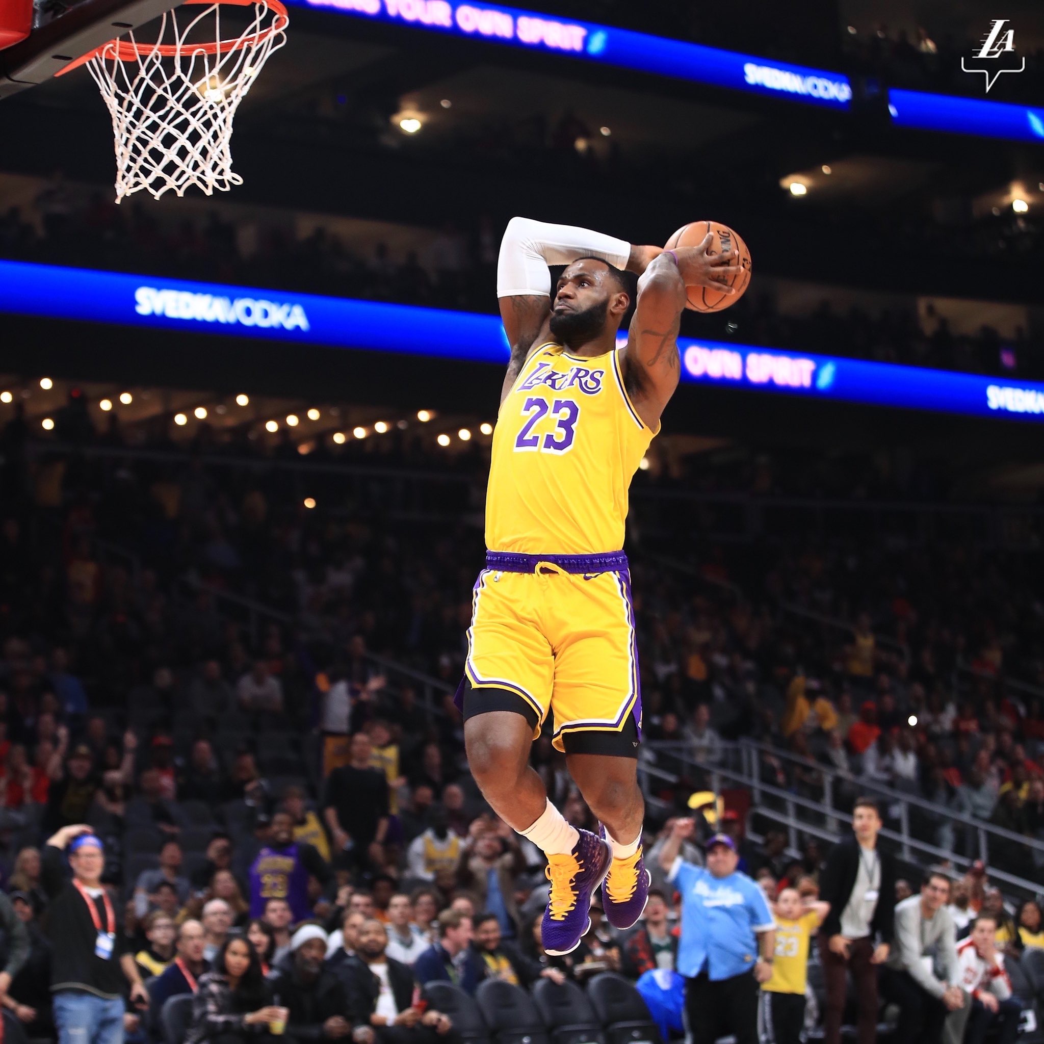 全场比赛结束,湖人101:96险胜老鹰,取得7连胜