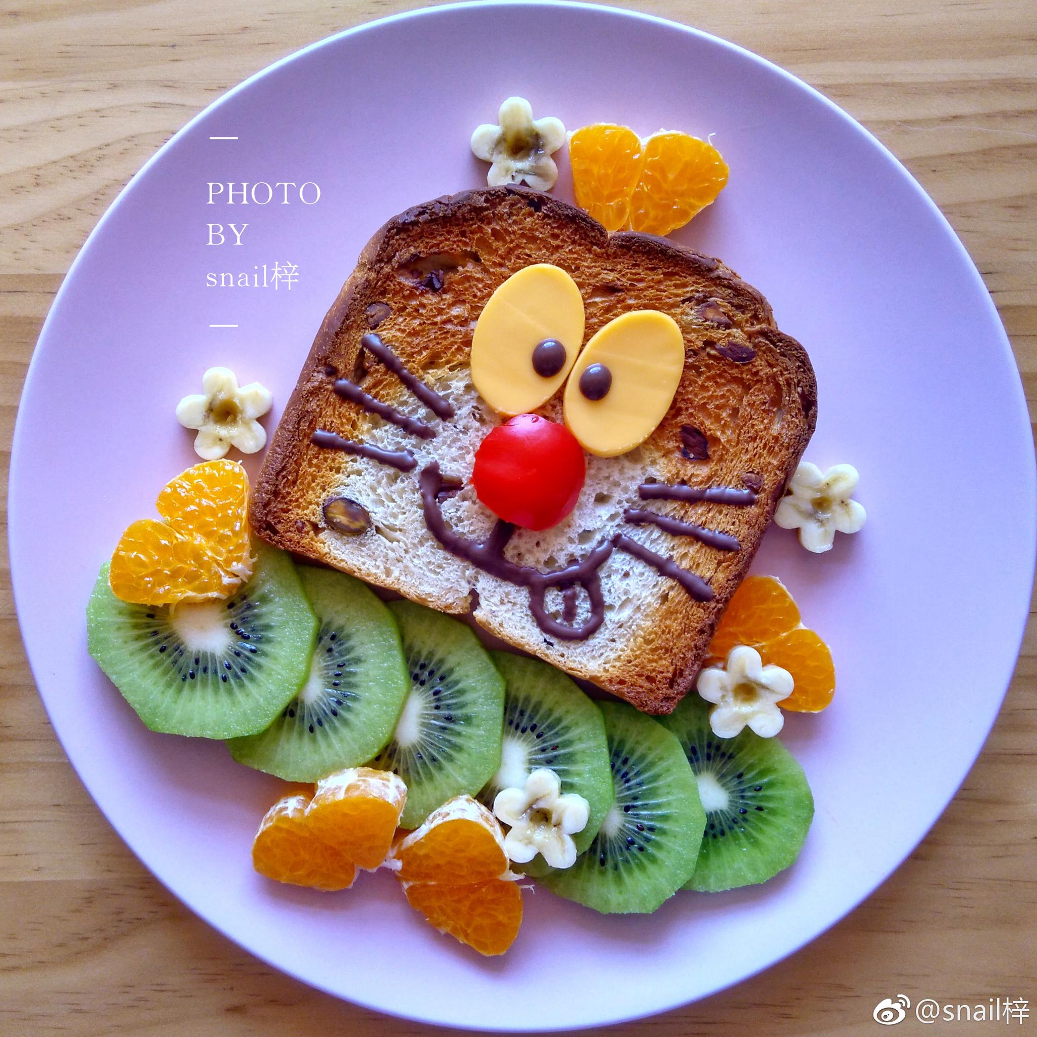 breakfast-10732019年3月31日早餐机器猫造型吐司 水果 牛奶@charge