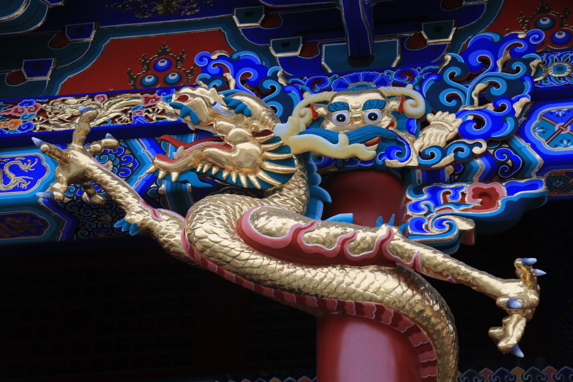 故宫大政殿彩绘修缮后很鲜艳有些不适应