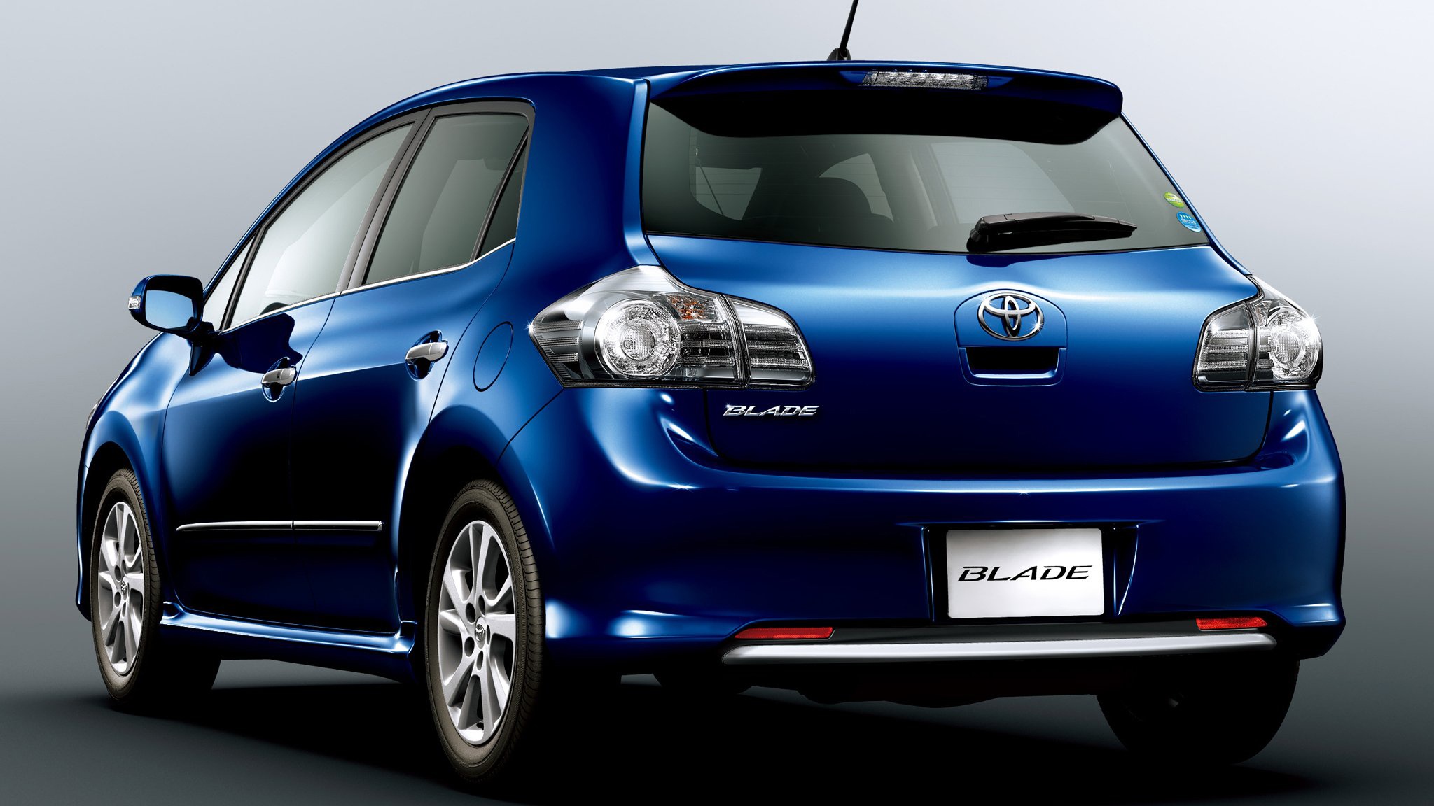 后来,为了弥补丰田sprinter(ae86的学名)缺席,2007年丰田还在第一代