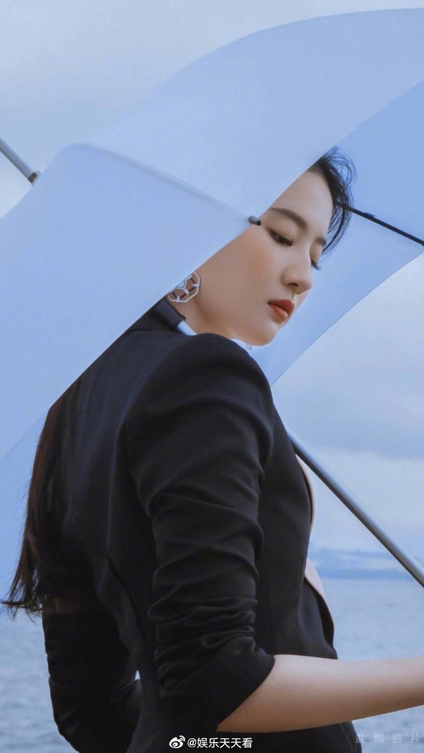 刘亦菲绝美侧颜~姐姐的鼻子真的万里挑一,侧颜杀slay全场!