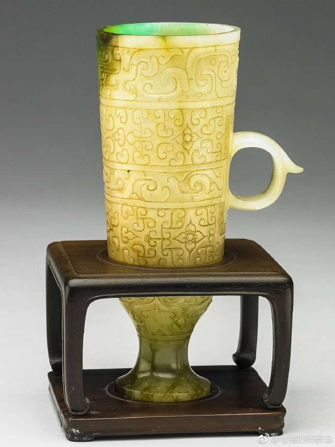 西汉玉高足杯台北国立故宫博物院藏