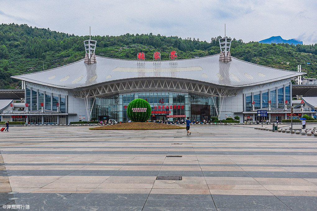 奇幻胜境花筑美栖恋上张家界如家般的旅居时光