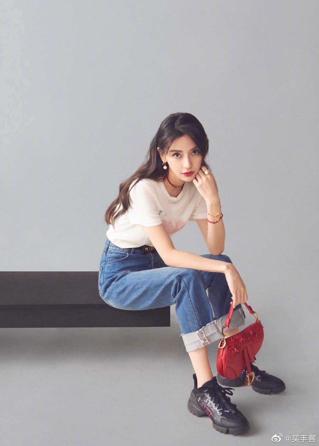 安吉拉大宝贝怎么了?她没怎么.因为好看就足够了啊