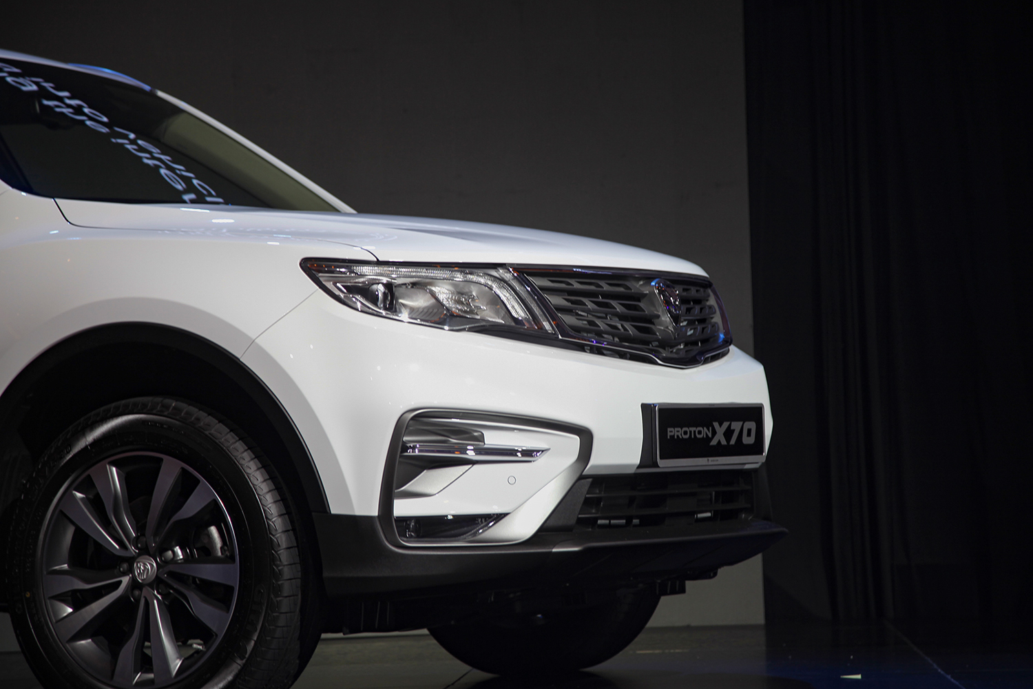 宝腾x70马来西亚上市 搭载1.8t发动机 主销东南亚国家