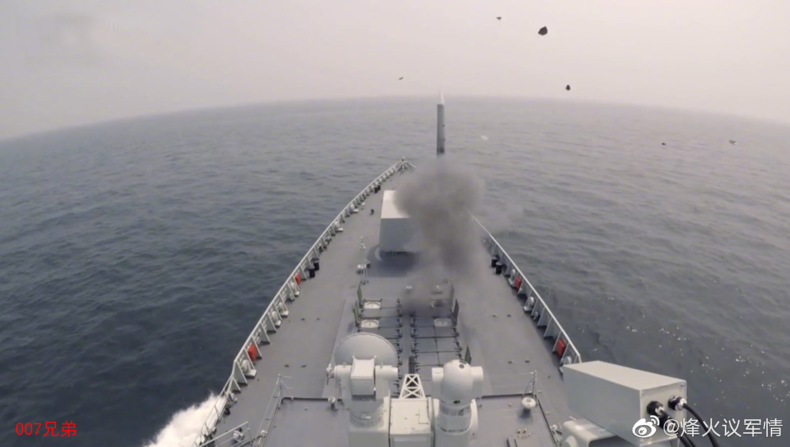 052d型导弹驱逐舰巧克力垂发海红旗9根据弹种的不同