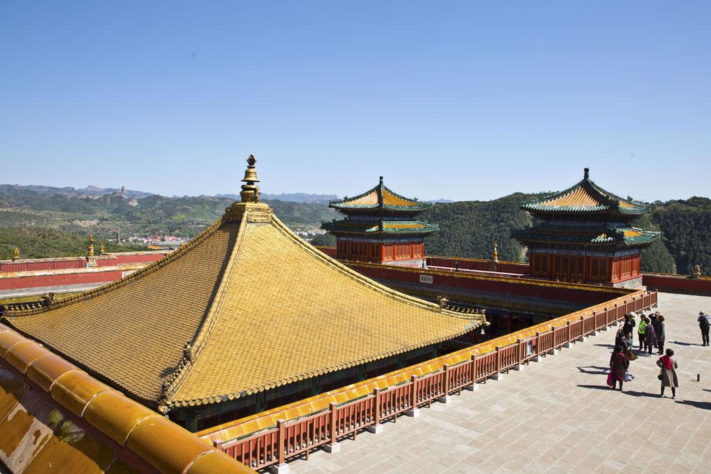 大有来历的藏传佛教建筑艺术,仅屋顶就用黄金万两|吉祥天母|寺庙|大红台_新浪新闻
