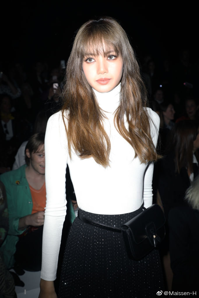 blackpink组合成员lisa超话受邀出席celine2020春夏大秀