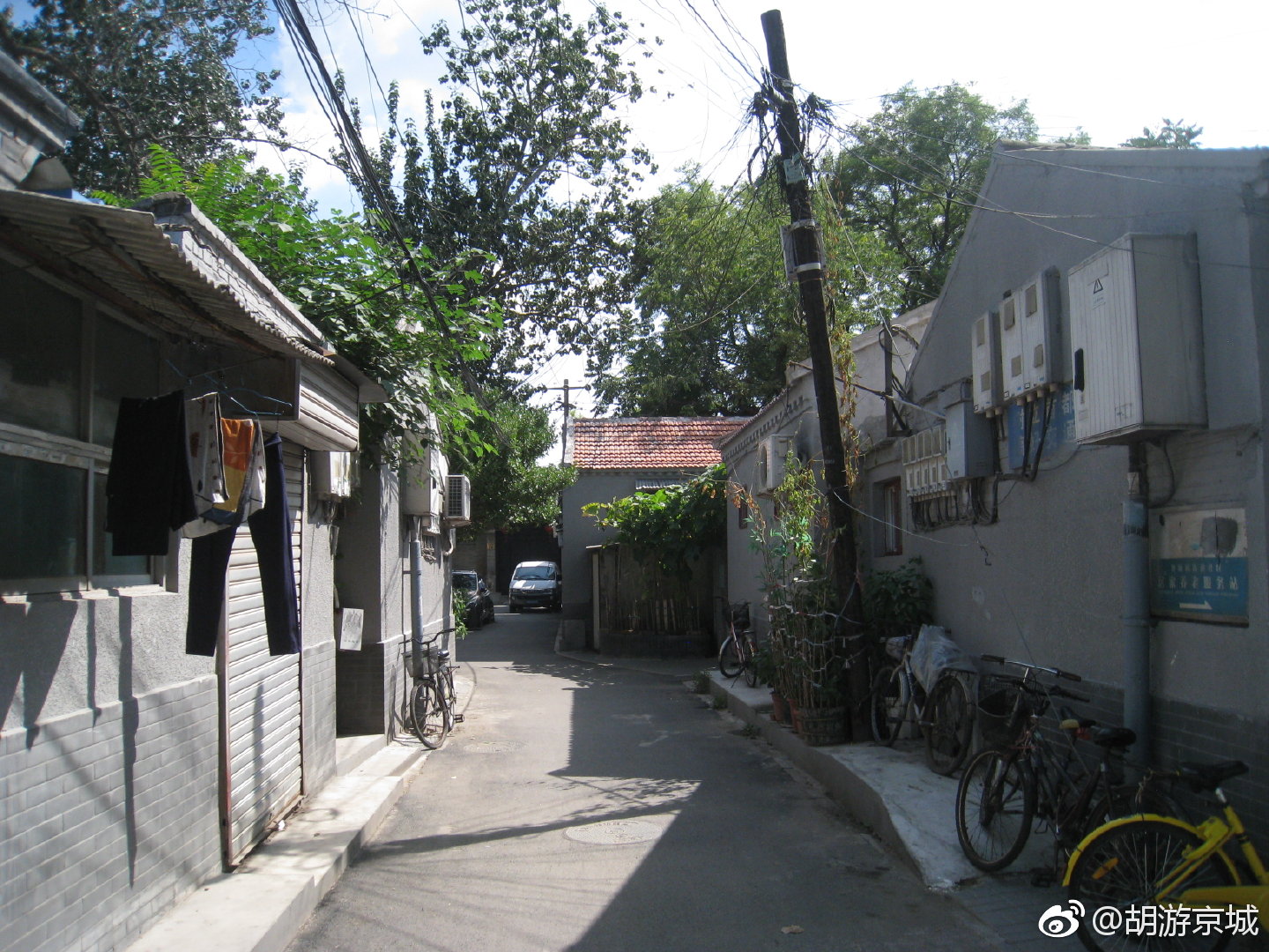 湾中巷和附近的九道湾东,西,南,北巷在清光绪时共称"九条湾",因其胡同