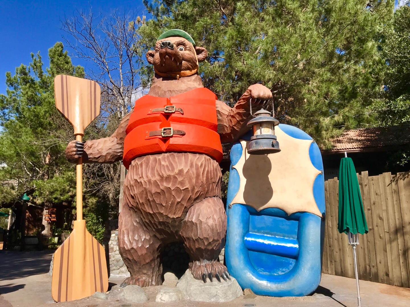 迪士尼加州冒险乐园(配图是冒险乐园)加州迪士尼乐园(disneyland park