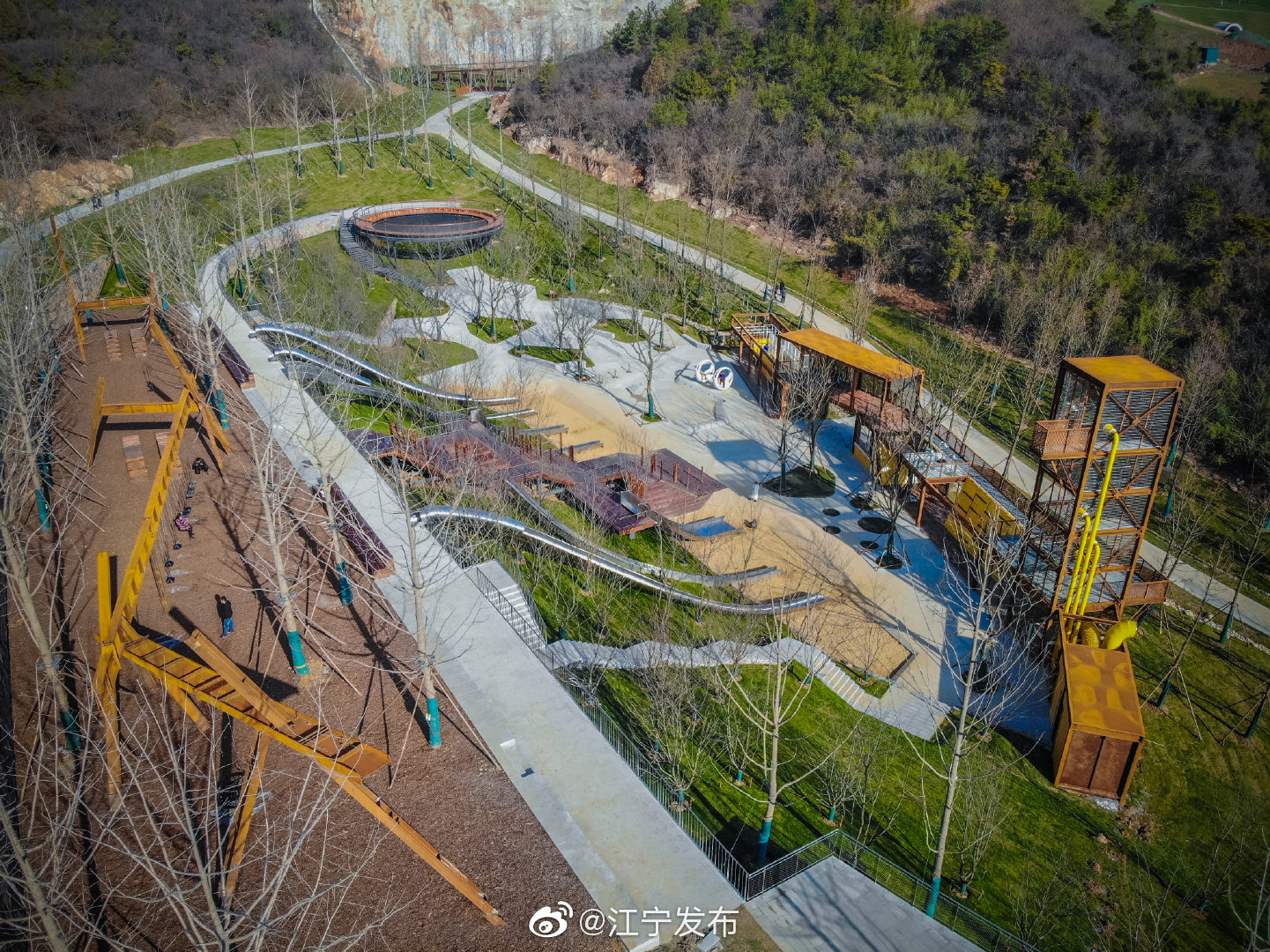 走进南京江宁汤山矿坑公园,体验一次原始人的伴山而"嗨"