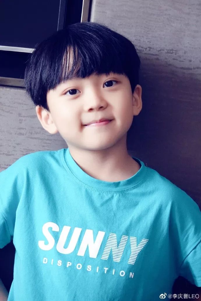 美代李庆誉日常生活搭配像一本行走的时尚教科书