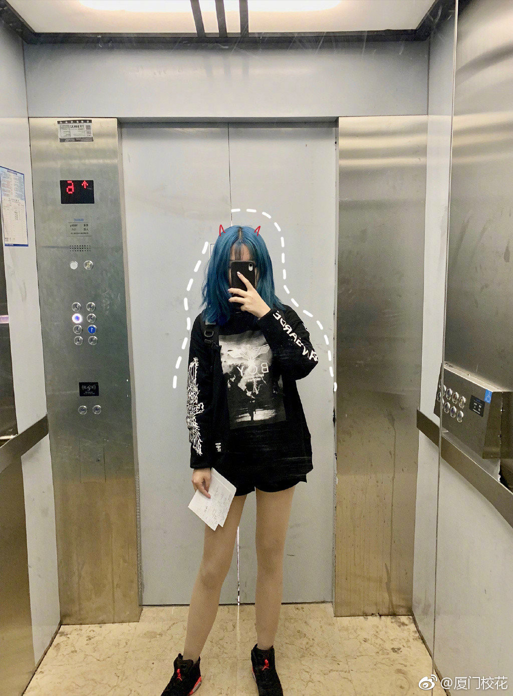 她叫洪莹,99年,就读于龙岩学院,身高166cm,来自福建