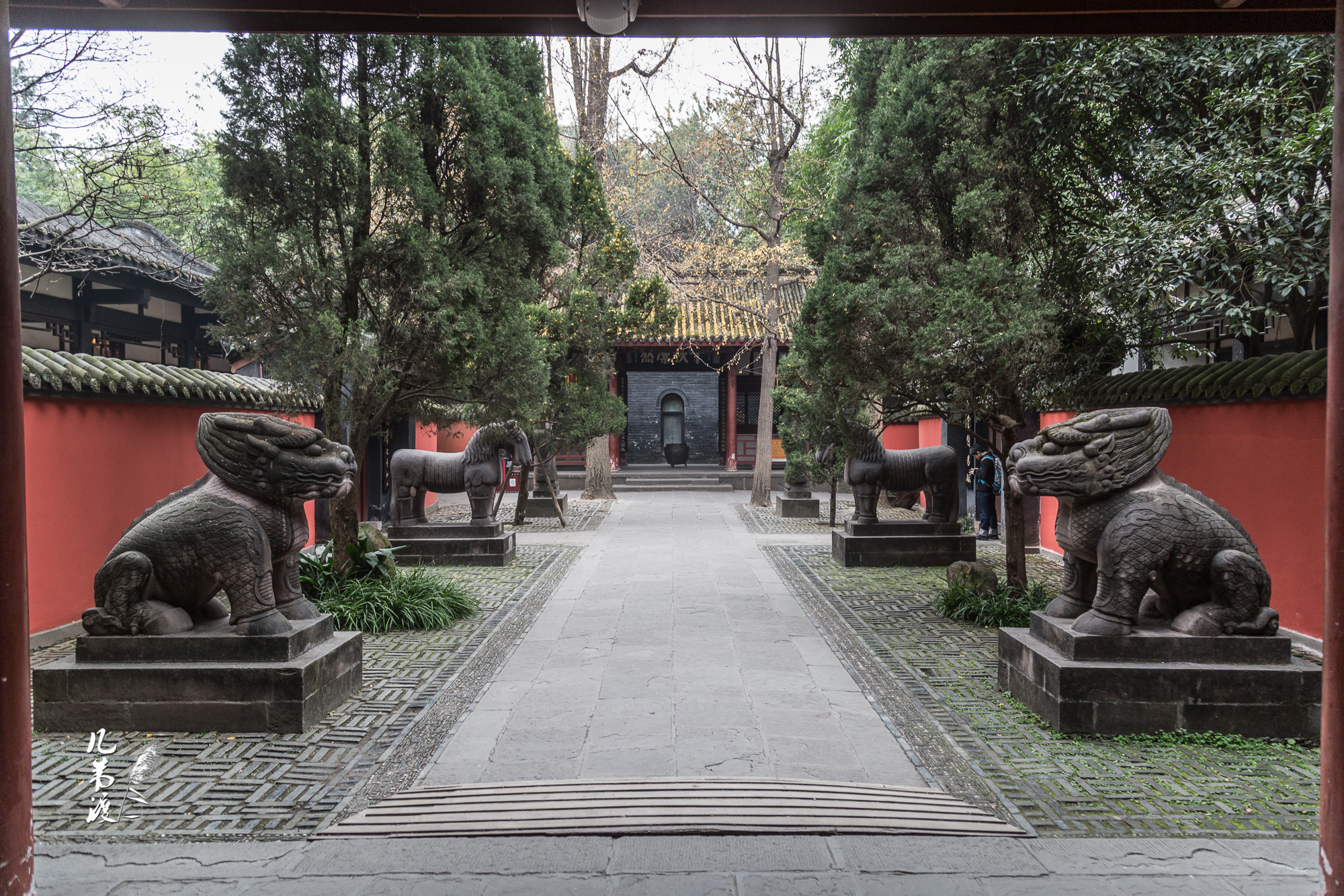 刘备葬于何处,有三种说法|刘备|惠陵|武侯祠_新浪新闻