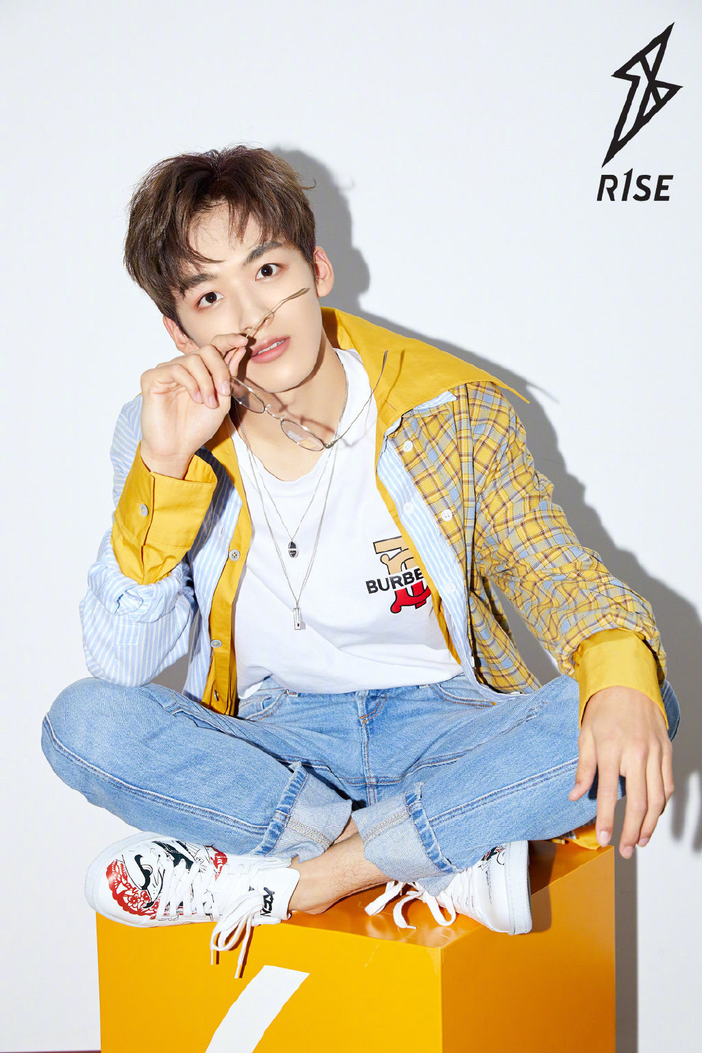 清新活力的柠檬糖味道的元气少年何洛洛保持初心