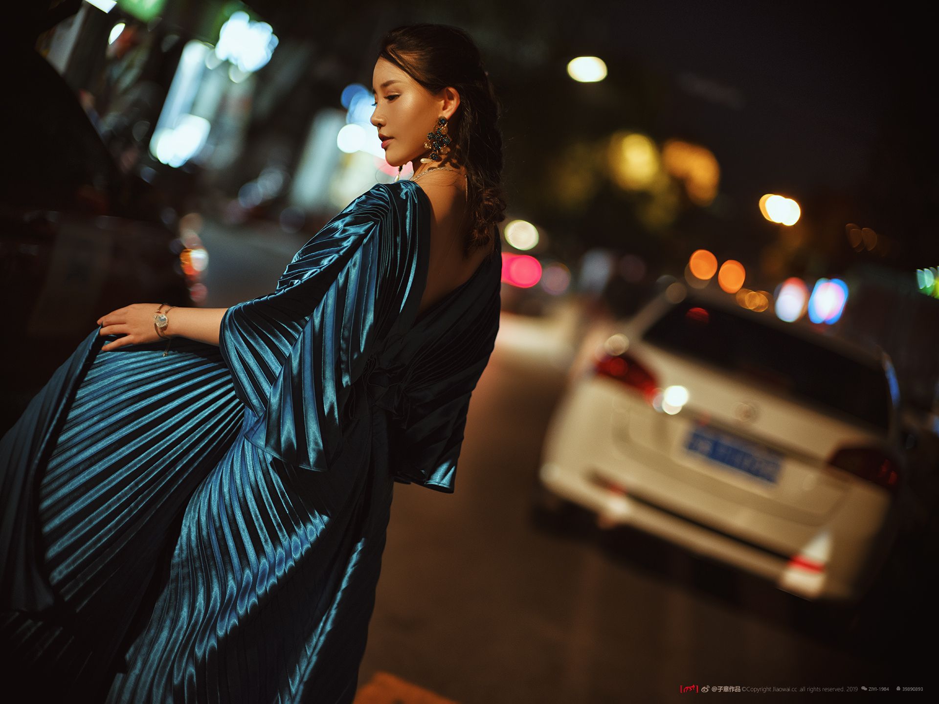 三山街的几条巷子拍夜景人像真不错,就是路灯和门店的灯还是弱了点