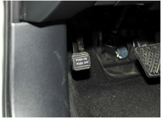 新车全系采用脚刹,日产轩逸纯电内饰如何?实测告诉你