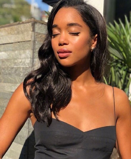 汤神被曝因为出轨而导致女友劳拉-哈里尔与他分手