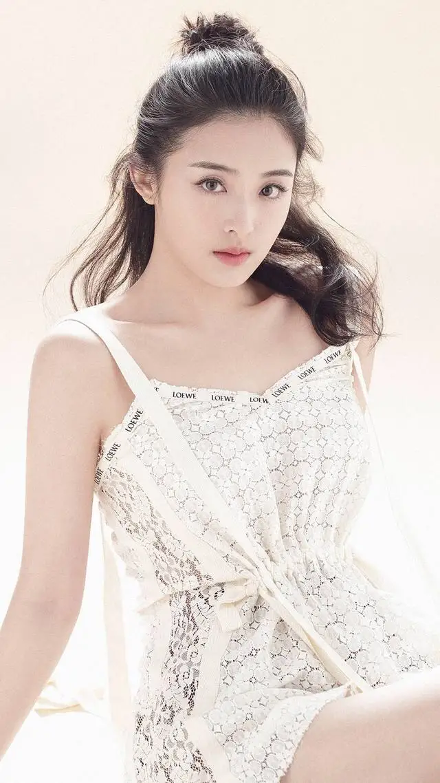 圆脸女星真美赵丽颖知性优雅谭松韵可爱而她肥美笑星最自信