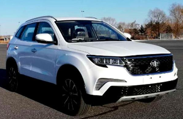 一汽森雅r8实车现身!白色车身很大气 轴距2600mm 配奇瑞1.5t