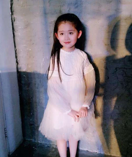 孙怡的女儿长大了意外撞脸赵丽颖网友长大了不得啊