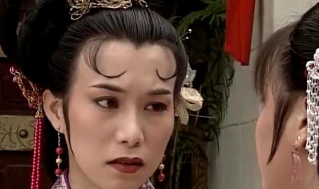 26年前《新白娘子传奇》变身前的"胡媚娘",卸掉疤痕装真的好美