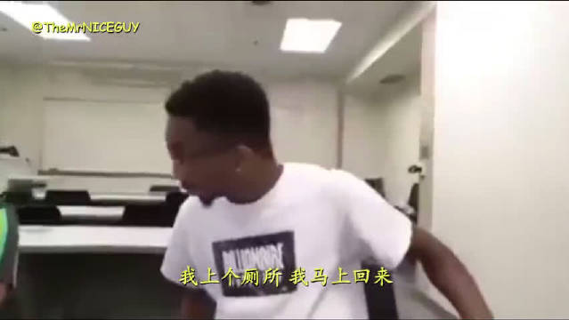 东北棕熊:感谢老板打赏的手机,江湖最高礼仪,抱