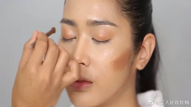 拒绝整容脸 只要学会这几个化妆小技巧 人人都能变浓眉大眼 拒绝整容脸 只要学会这几个化妆小技巧 人人都能变浓眉大眼