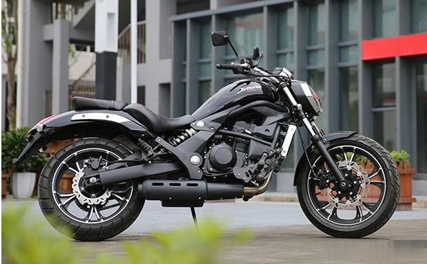 这款国产太子售2.56万,双缸500cc水冷 电喷,led 机械液晶表-新浪汽车