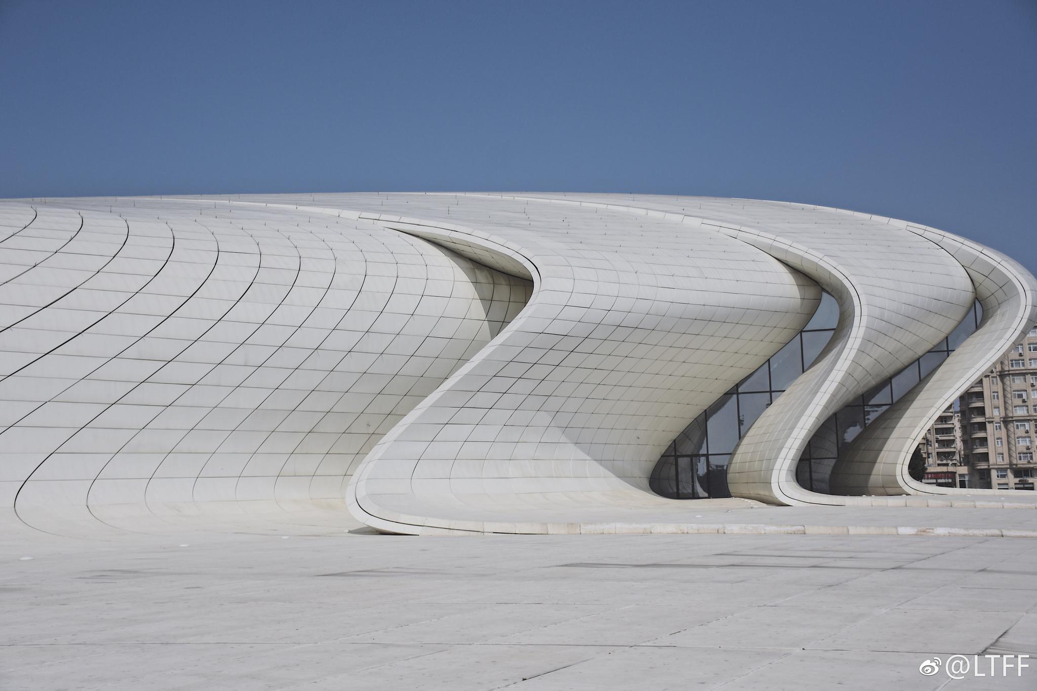 巴库现代建筑艺术的典范