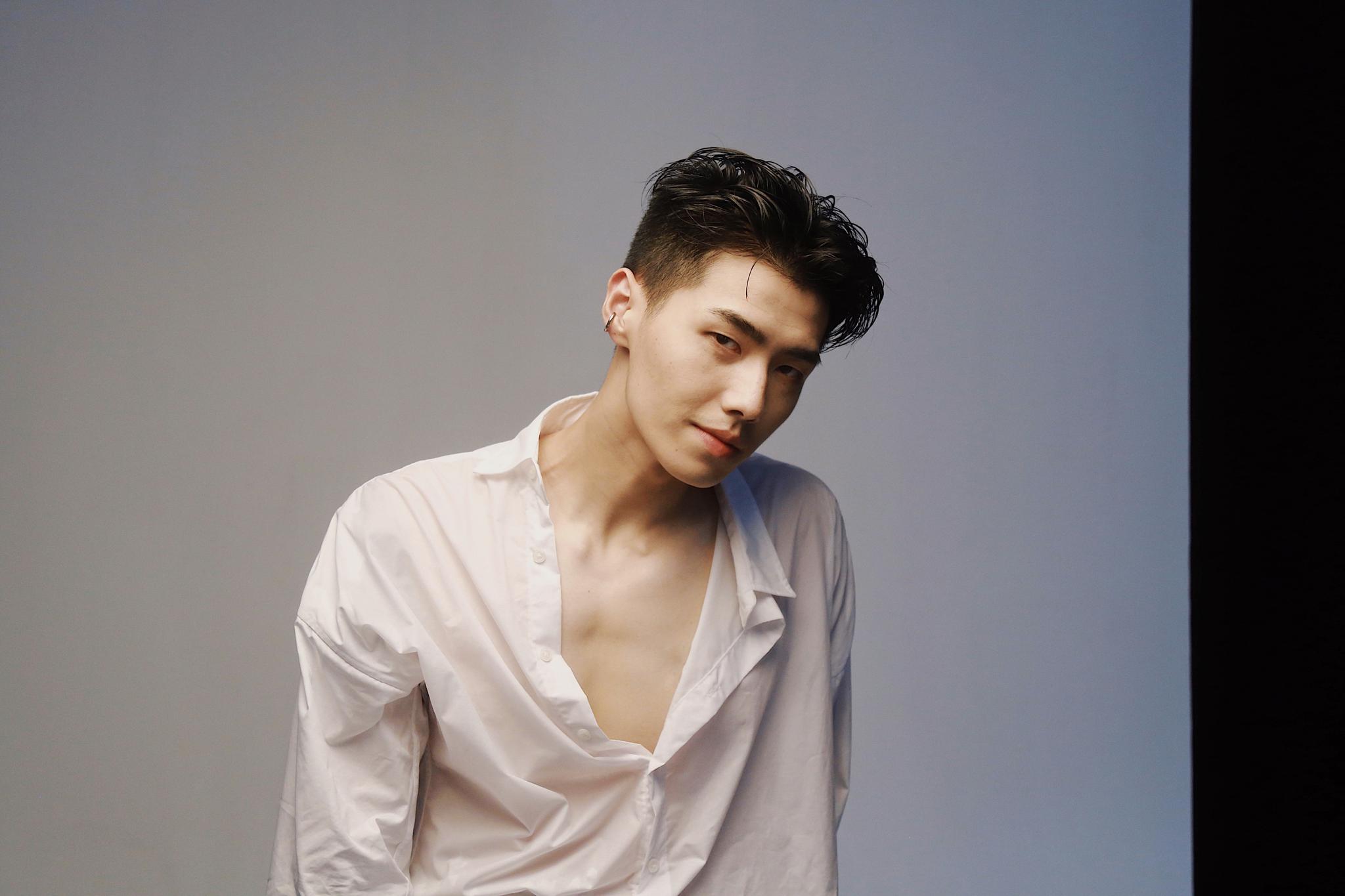 肖凯中果然白衬衣是检验帅哥的唯一标准