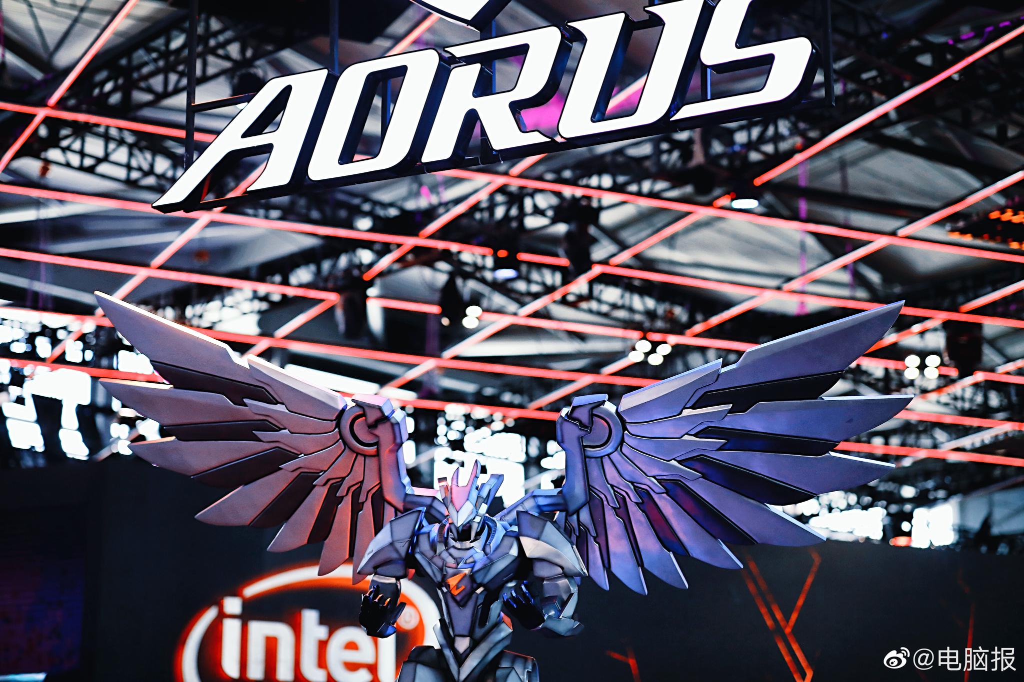 k神驾到,技嘉aorus展台,现场与粉丝刚枪,全场沸腾了