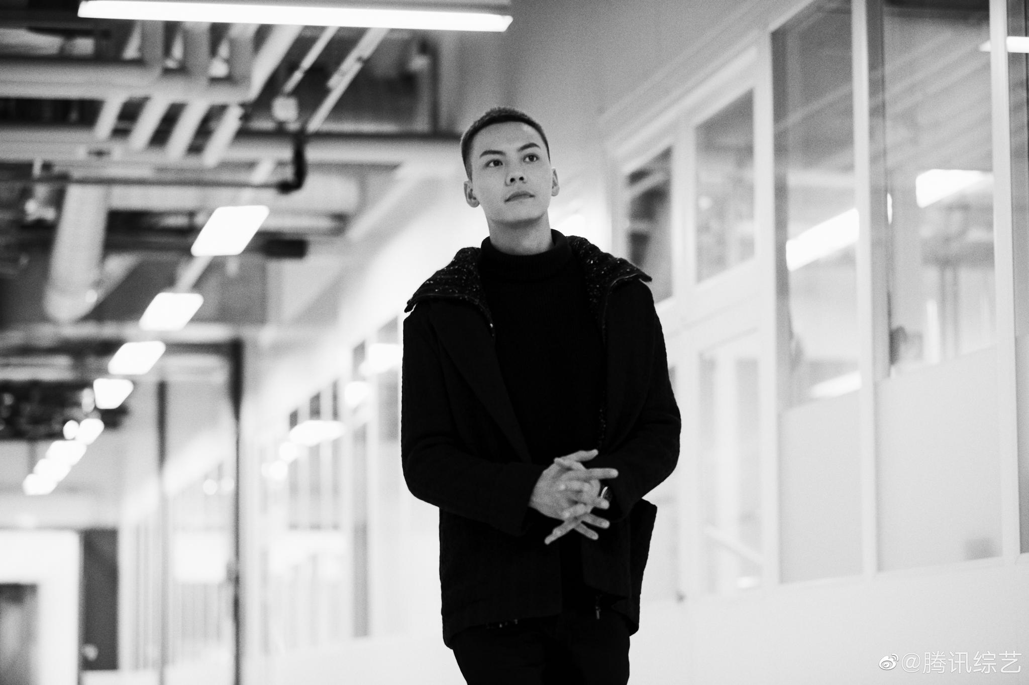 见证的匠心故事,黑白光影下饱饱眼神坚毅