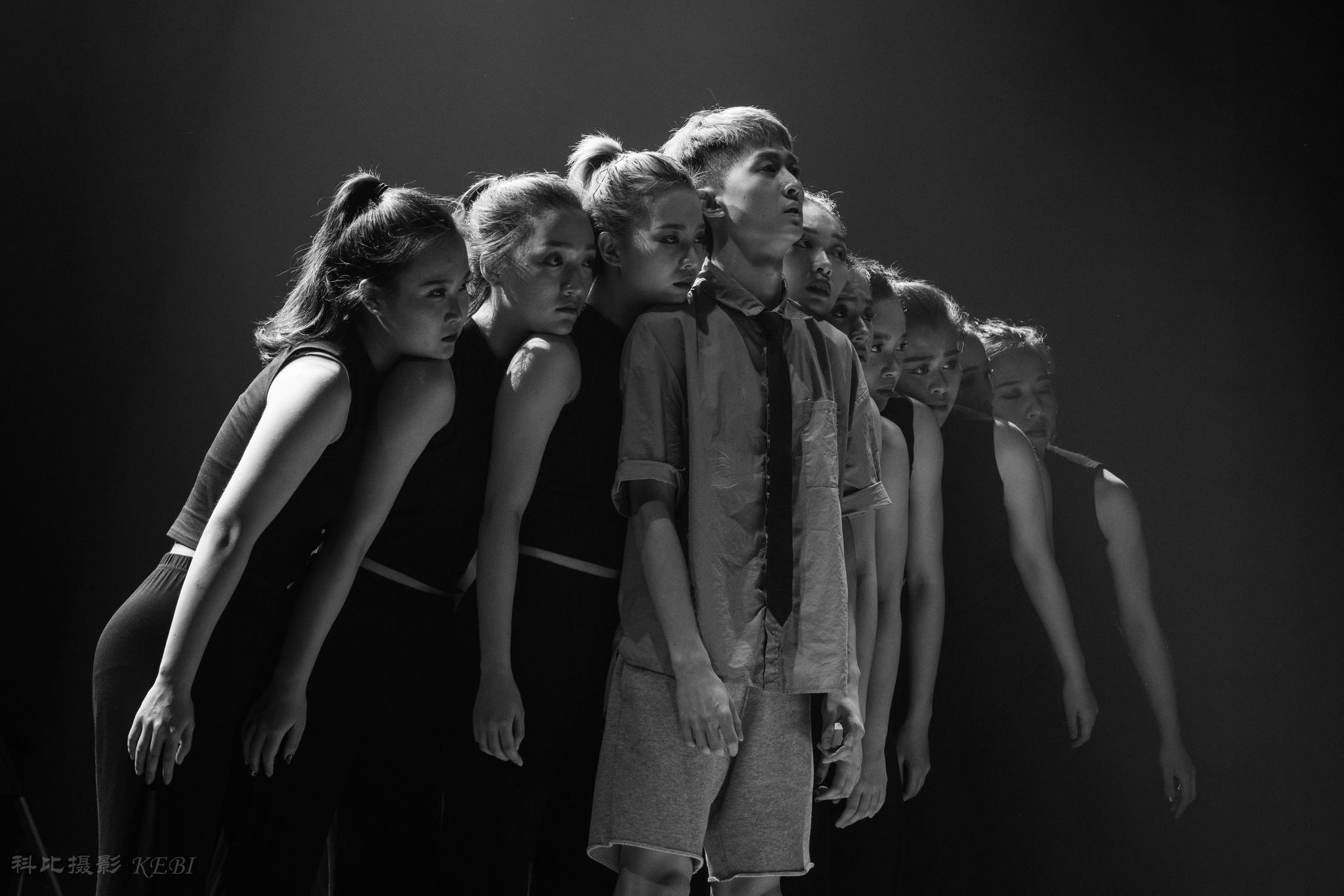 现代舞剧照