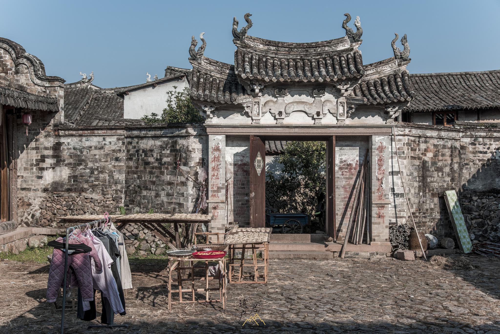 在温州永嘉县的芙蓉村始建于北宋早期因村西南有三崖摩天