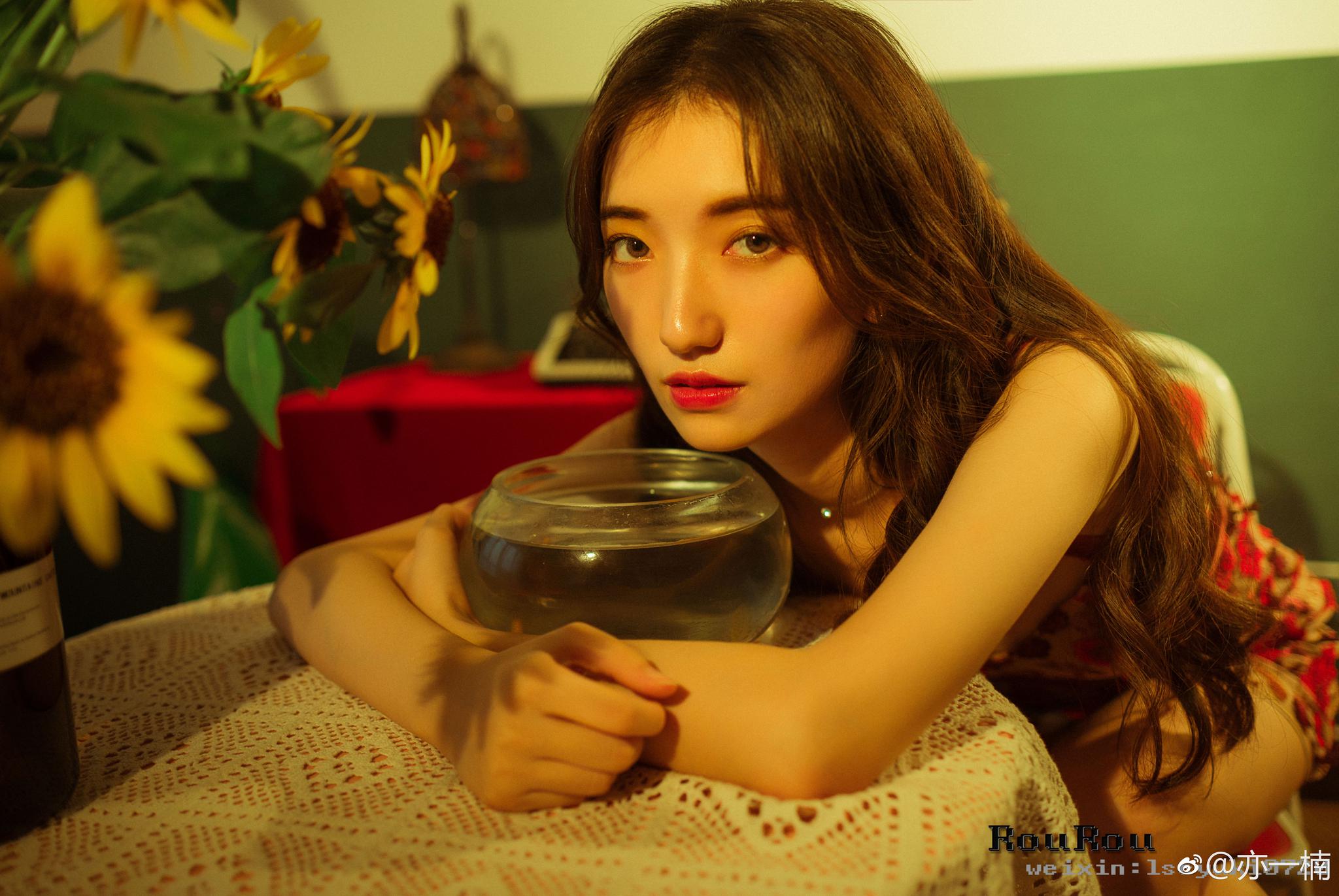 标题:余摄影:@亦一楠 地址:@新新摄影工作室 我想成为一条自由自在