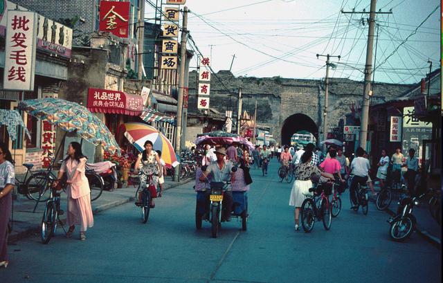 秦始皇第四次出巡到碣石,刻碣石门.