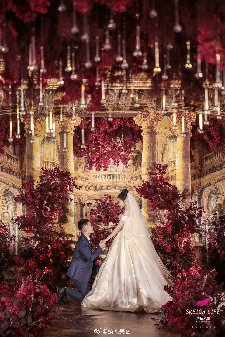 推荐理由:红金欧洲古堡风婚礼总有着不一样的浪漫