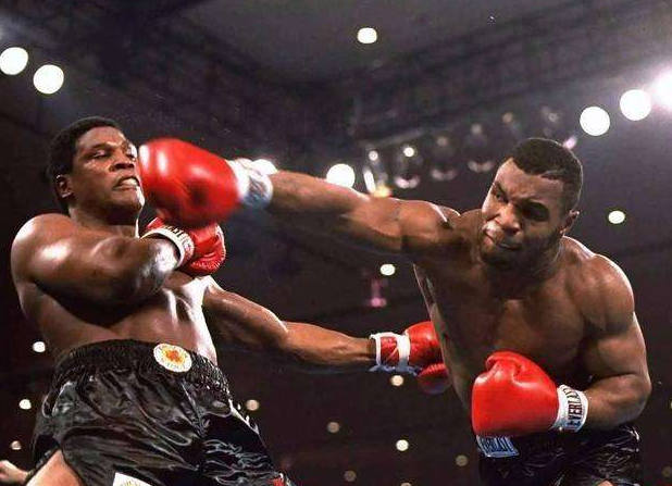 巅峰时期的泰森一句话引起争论,李小龙街斗能打赢泰森?