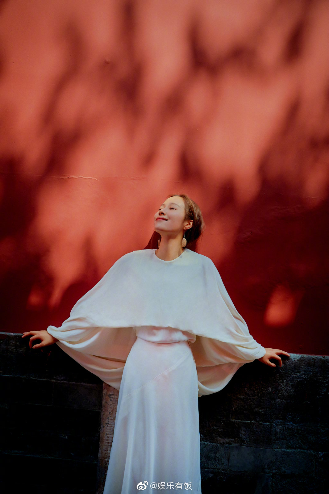 江一燕@江小爬love 的气质太适合故宫了!古朴典雅,高贵文艺
