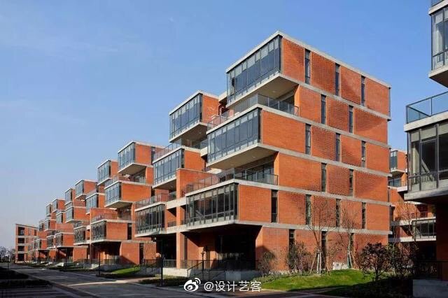 现代经典砖墙建筑,上海的松江名企艺术产业园.