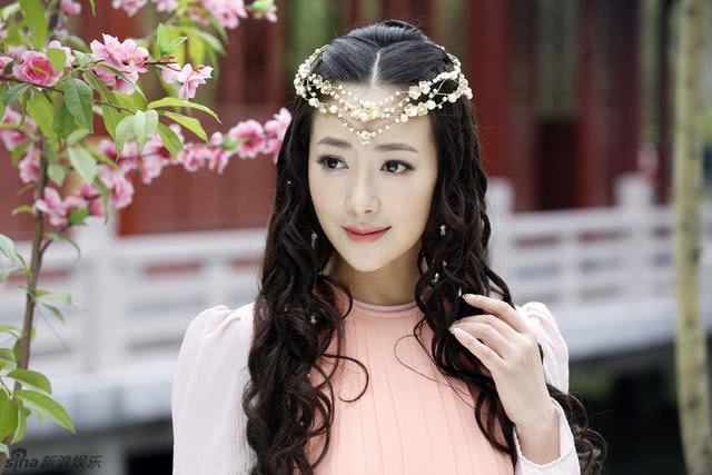 古装美人的卷发造型,李沁雷人,杨幂可爱,唐嫣让人无力吐槽