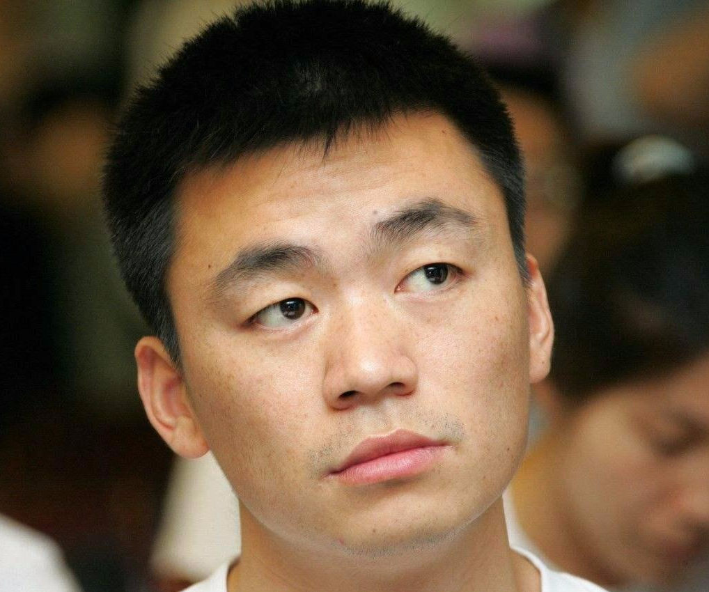 王宝强离婚风波后,儿子近照与他很像,这俩一看就是亲生的