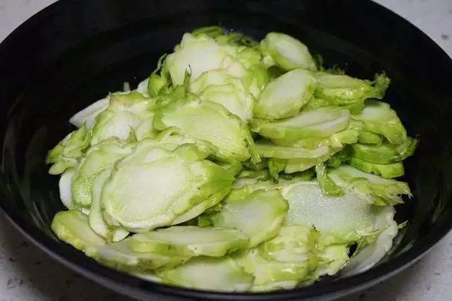 这菜"寓意"好,一长一窝,城里人嫌它苦,农村人却觉得它是个宝