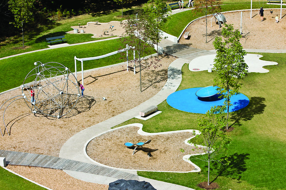 从设计到实现,蒙特利尔的儿童活动场地-salamander playground.