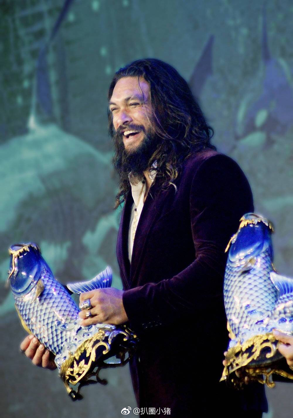 别人的锦鲤都游到你这