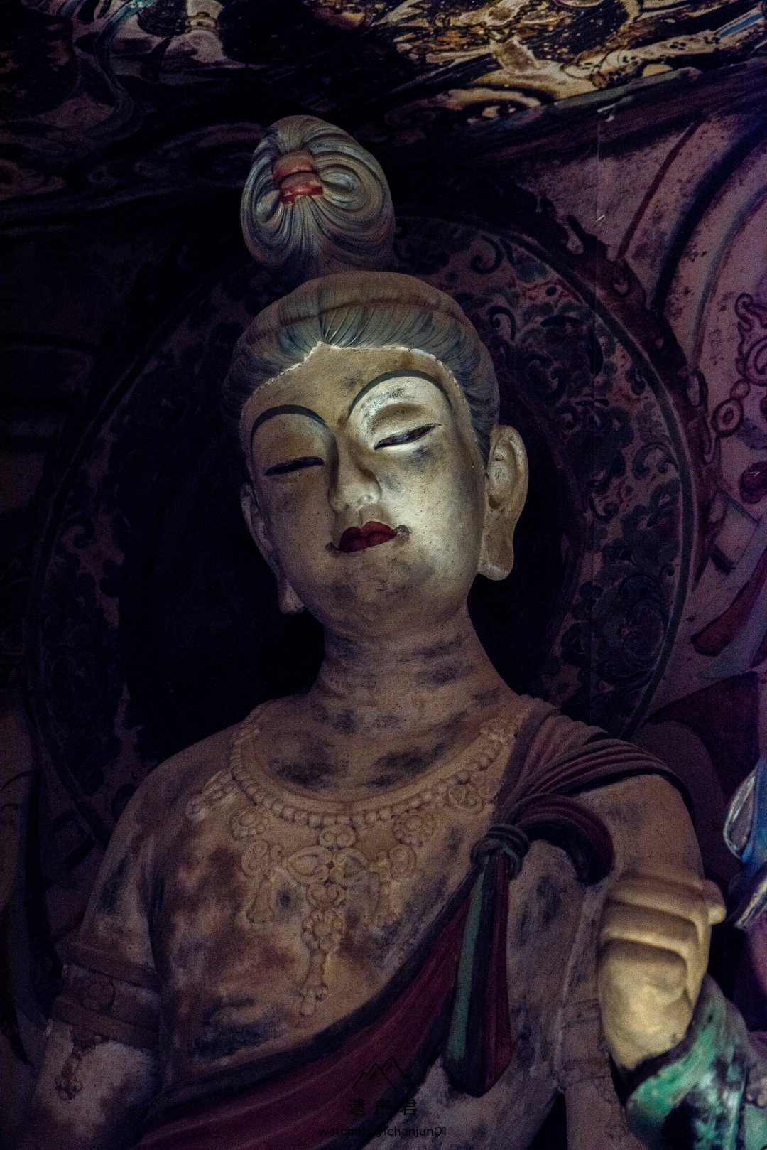 莫高窟有2000多尊古代彩塑,可惜90%左右在清代时被重塑,艺术水平极低.