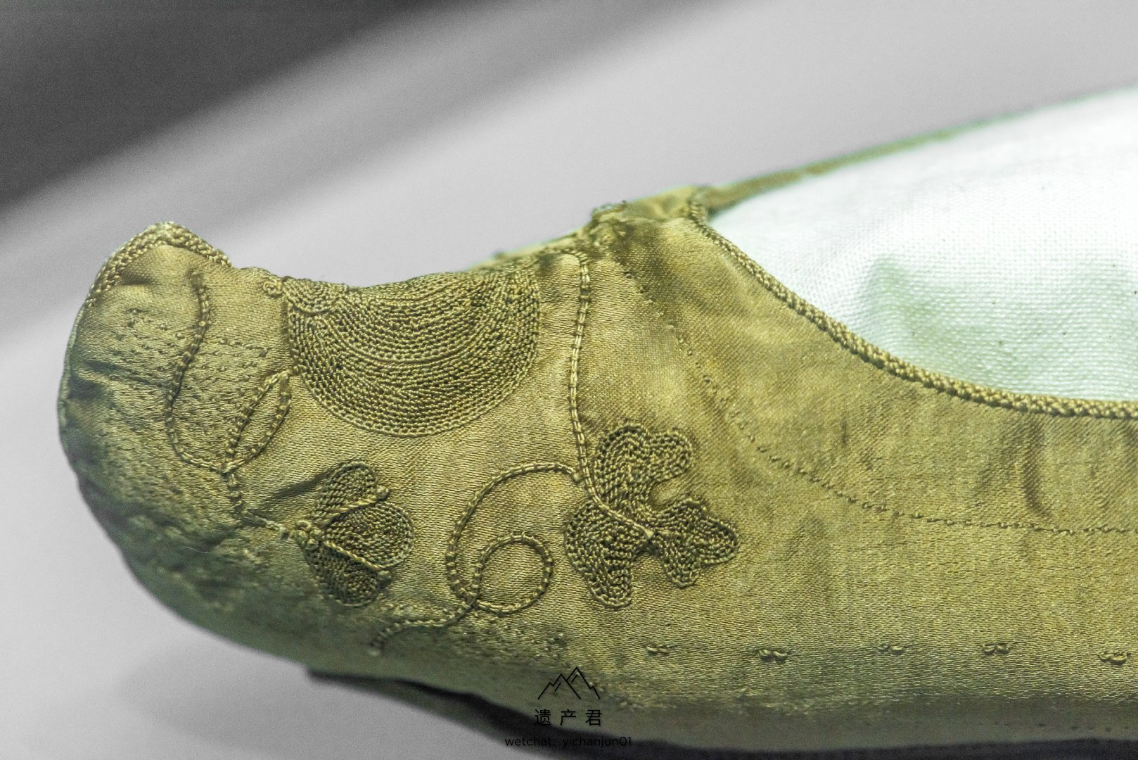 泰州博物馆藏· 明代素缎绣花鞋