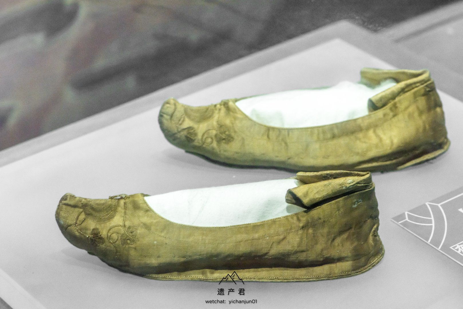 泰州博物馆藏· 明代素缎绣花鞋